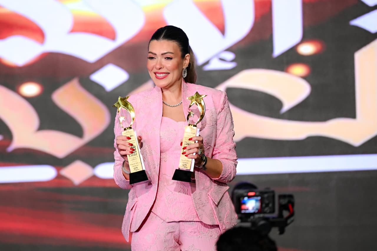 تكريم الإعلامية شريهان أبو الحسن كأفضل مذيعة منوعات عن برنامج “ست ستات” في ملتقى التميز والإبداع