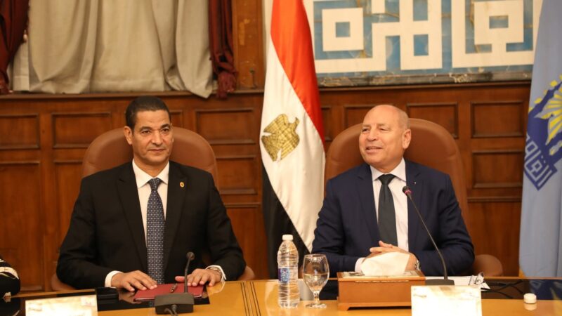 محافظ القاهرة يستعرض الرؤية الشاملة لتطوير العاصمة