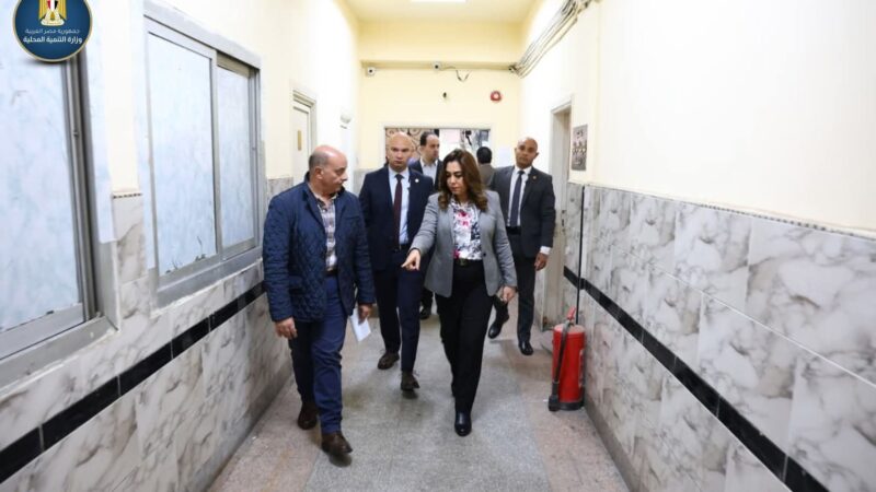 إقالة رئيس حي النزهة بعد جولة مفاجئة لوزيرة التنمية المحلية