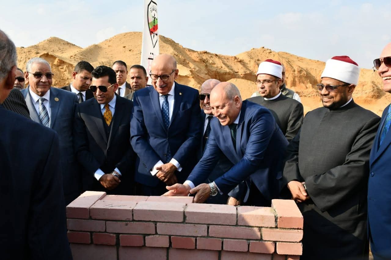 محافظ القاهرة ووزير الشباب والرياضة يشهدان وضع حجر الأساس لأول مسجد يُنسب لقضاة مصر ويضم مركز ثقافيًا