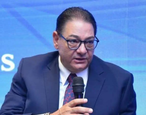 تعيين الأستاذ الدكتور طارق محمد يوسف وكيلاً لكلية الطب جامعة عين شمس لشئون الدراسات العليا والبحوث