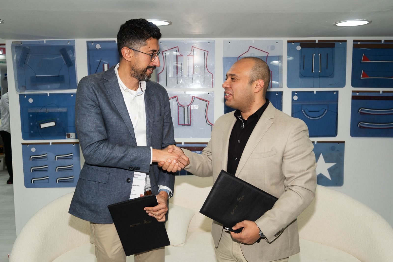 “سكر مكة” توقع اتفاقية مع  “أندوز” للتصنيع الذكي لتوفير أنظمة مبتكرة ترفع جودة إنتاج ماكينات الخياطة بنسبة 40٪