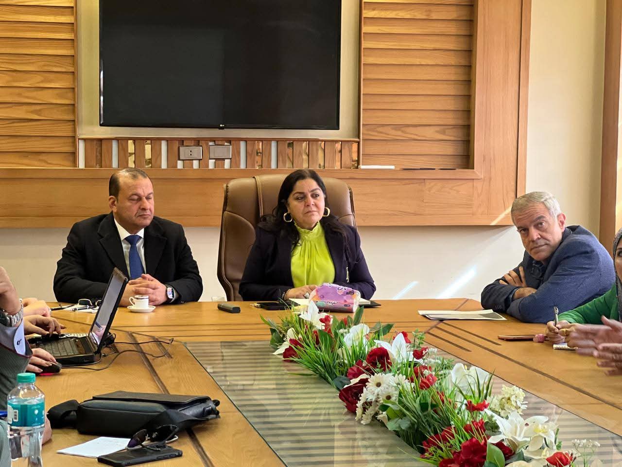 نائب محافظ القاهرة للمنطقة الشرقية تناقش باجتماع تنسيقي تطوير شارع إبراهيم باشا وتحويله الممشى سياحي الكوربة مصر الجديدة