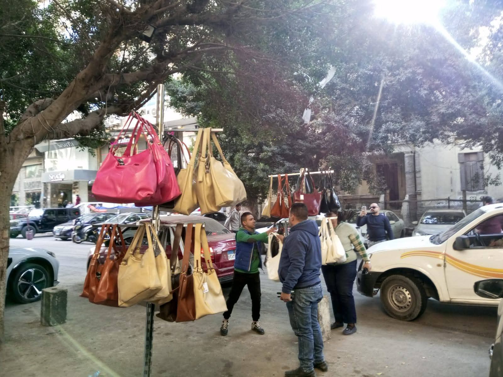 رئيس حى مصر الجديدة يقود حملة معا نحو حى بلا اشغالات