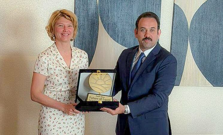 رئيس جهاز مستقبل مصر يلتقي وزيرة الزراعة الروسية ورئيس اتحاد مصدري الحبوب لبحث توريد القمح وزيادة الصادرات وإنشاء مركز لوجستي في مصر