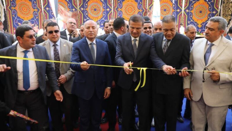 محافظ القاهرة ووزير الزراعة يفتتحان معرض السلع والمنتجات الغذائية بميدان باب الشعرية بمناسبة شهر رمضان