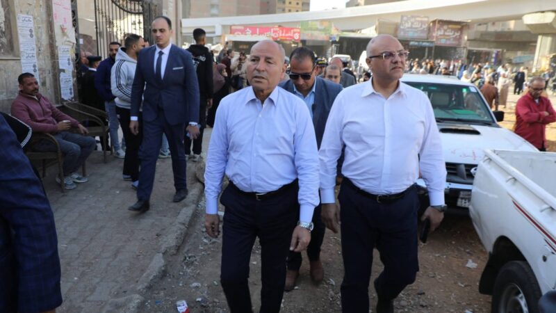 محافظا القاهرة والقليوبية يقودان حملة مكبرة لرفع الإشغالات ودراسة تنظيم المواقف بالمنطقة الحدودية بين المحافظتين