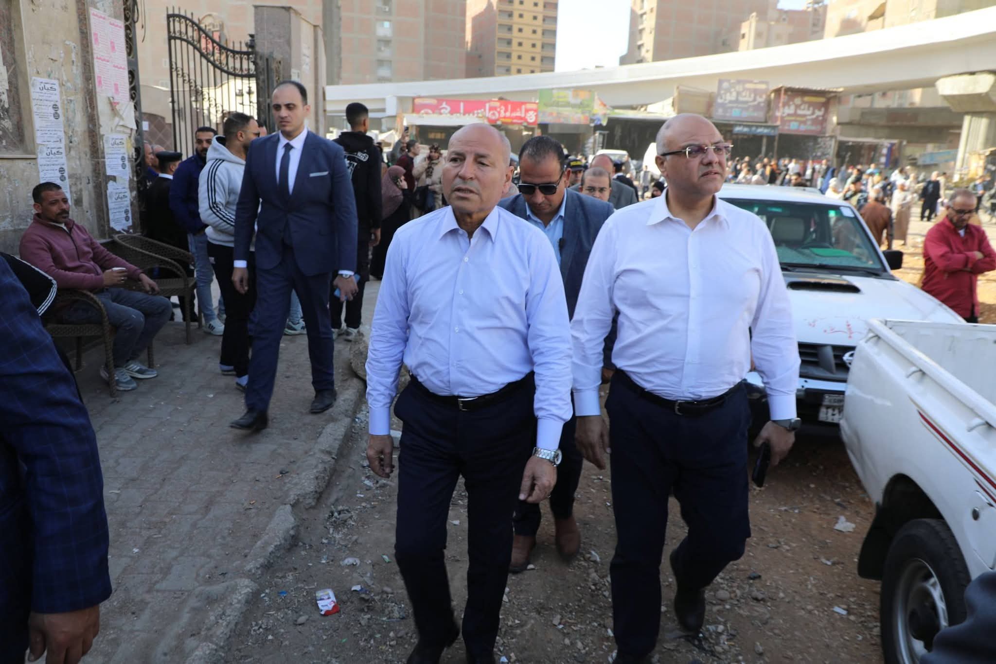 محافظا القاهرة والقليوبية يقودان حملة مكبرة لرفع الإشغالات ودراسة تنظيم المواقف بالمنطقة الحدودية بين المحافظتين
