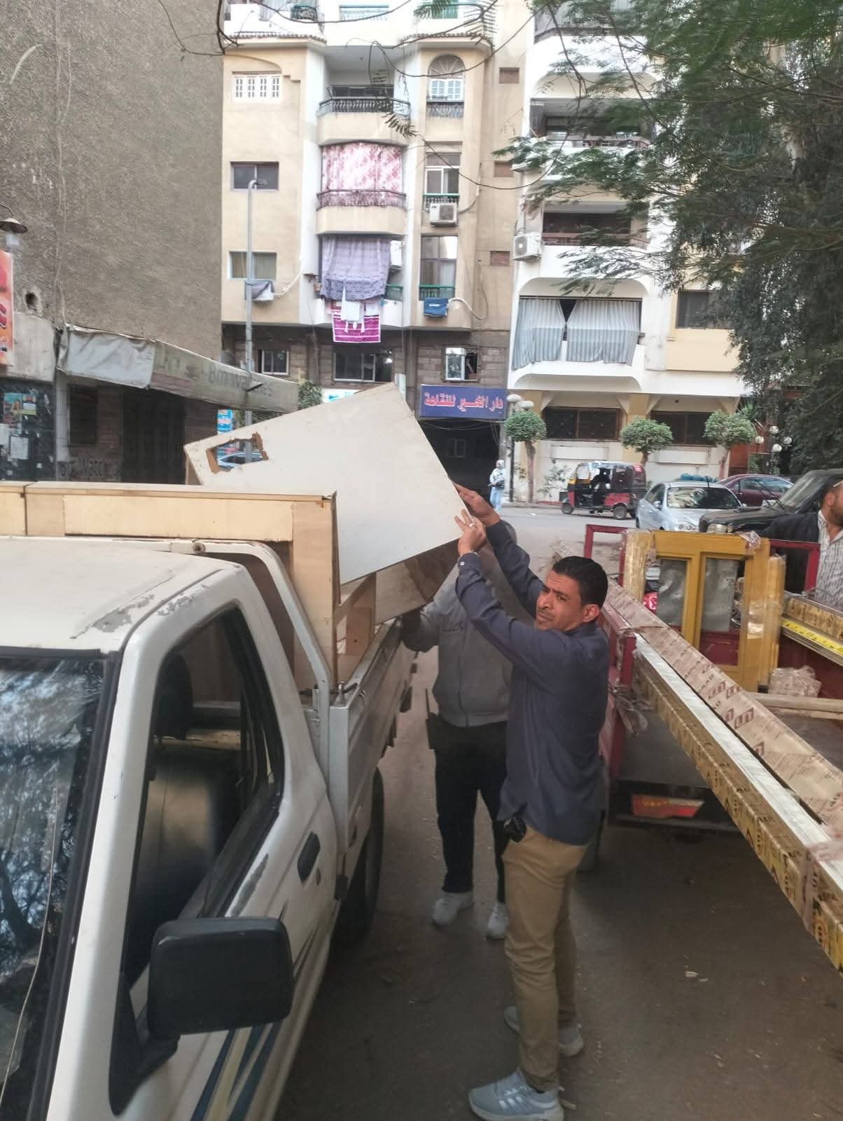 رئيس حى الأميرية تتابع شكاوى المواطنين من اشغالات