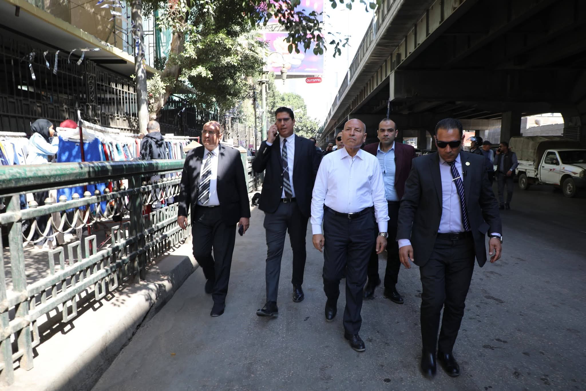 محافظ القاهرة يقود جولة مفاجئة لإزالة الإشغالات والتعديات بشارع الجلاء