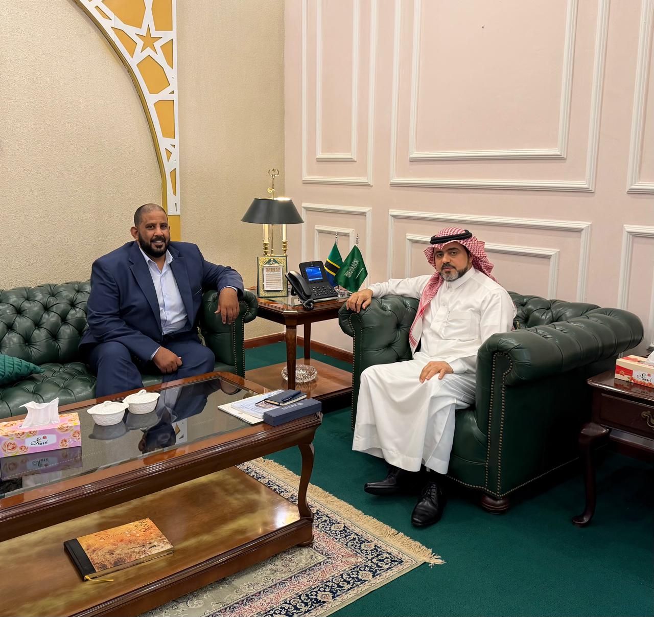 سفير خادم الحرمين في تنزانيا يستقبل محمد بن راشد العدوان