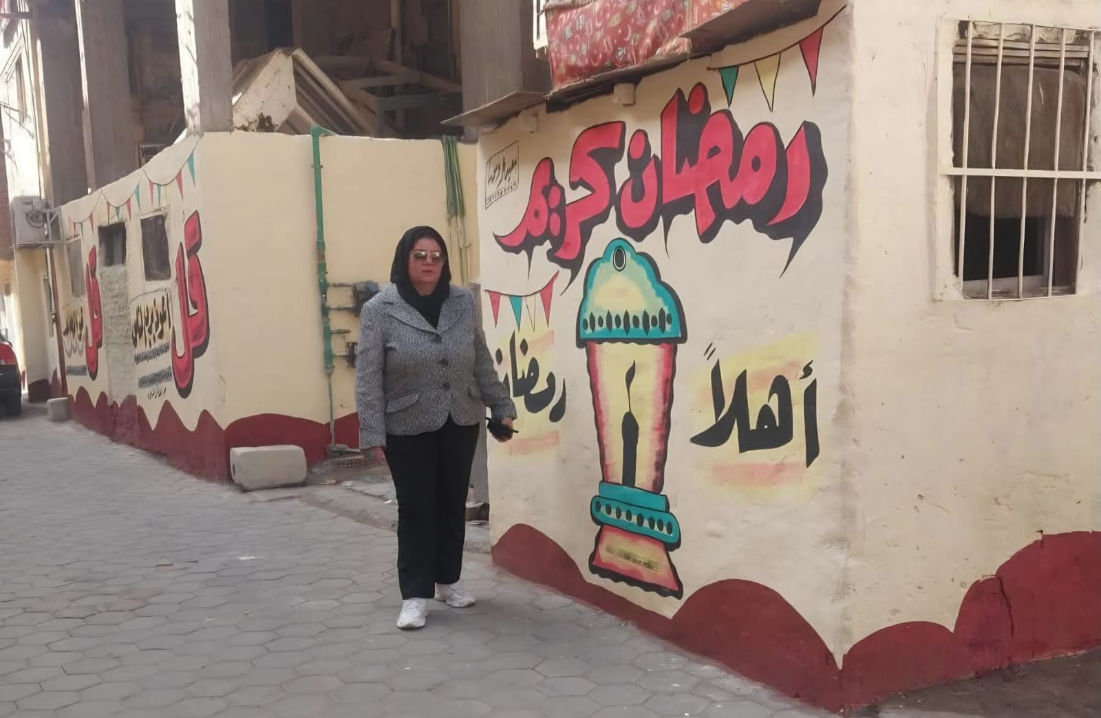 رئيس حى الاميرية المهندسه صابرة سويلم تزين شوارع الاميرية ابتهاجا واستعداد لشهر رمضان الكريم