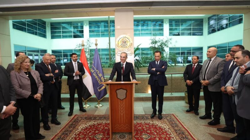 وزير الاتصالات يستقبل الدكتور عمرو طلعت ويبحث معه أبرز ملفات العمل بالوزارة