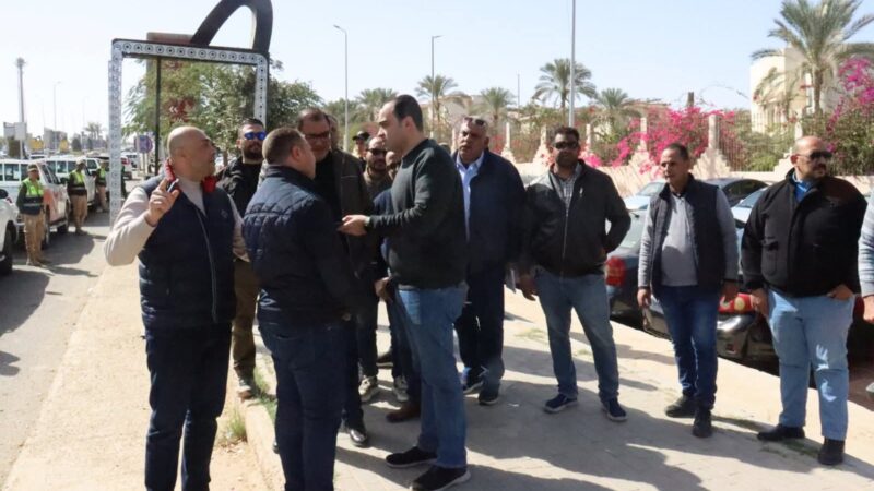 حملة مكبرة لإعادة الانضباط بشوارع الشيخ زايد.. والتحفظ على 20 سايس مخالف