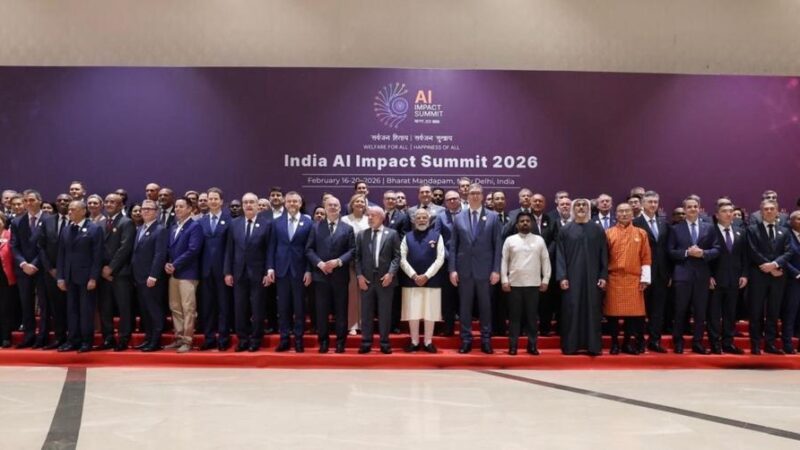 وزير الاتصالات  يلقي كلمة مصر خلال جلسة القادة ضمن فعاليات قمة تأثير الذكاء الاصطناعي AI Impact Summit 2026 في الهند