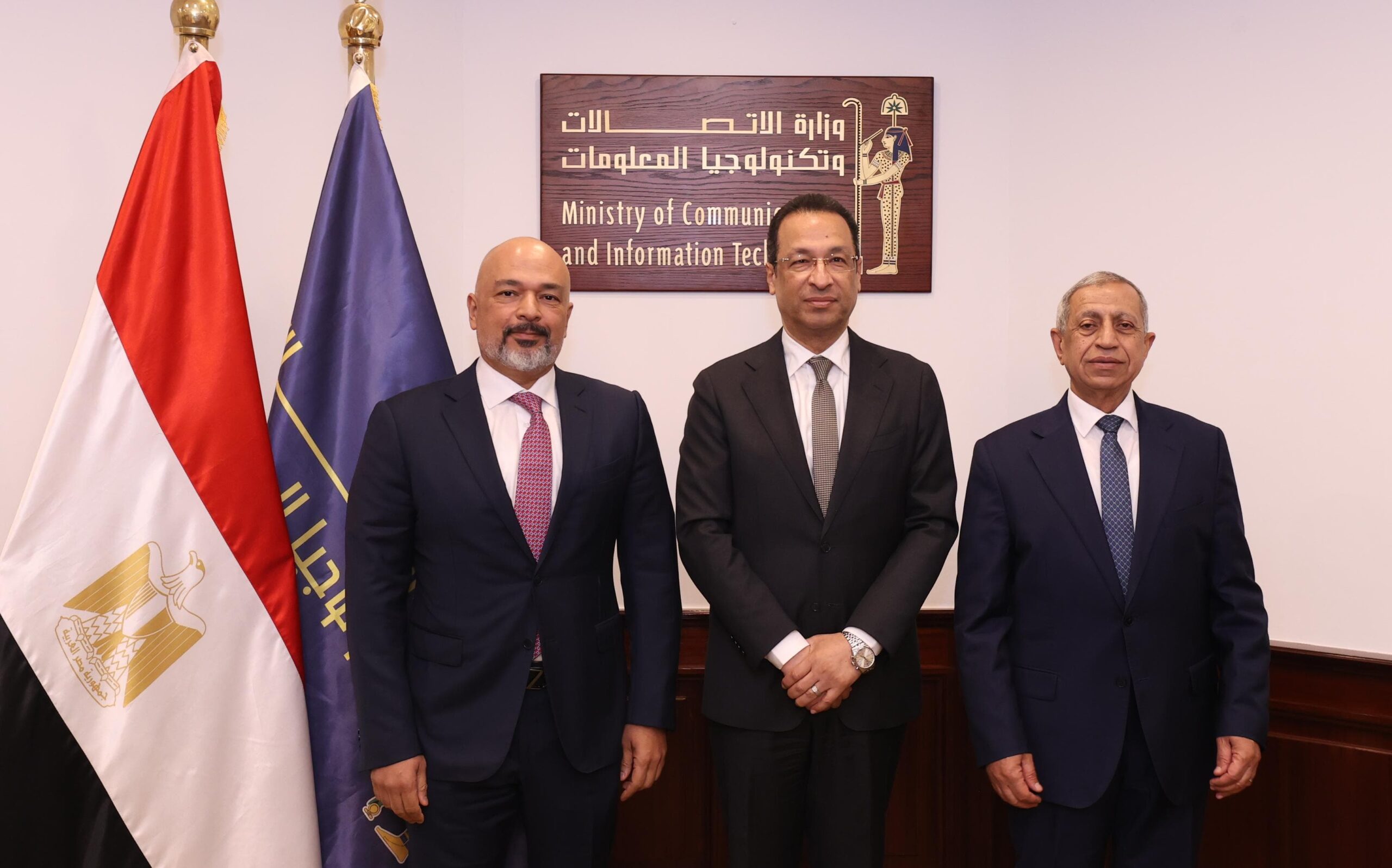 وزير الاتصالات يشهد توقيع شراكة استراتيجية بين الأكاديمية العربية للعلوم والتكنولوجيا والنقل البحري وشركة إي آند مصر لإنشاء مختبرات متطورة للاتصالات السلكية واللاسلكية