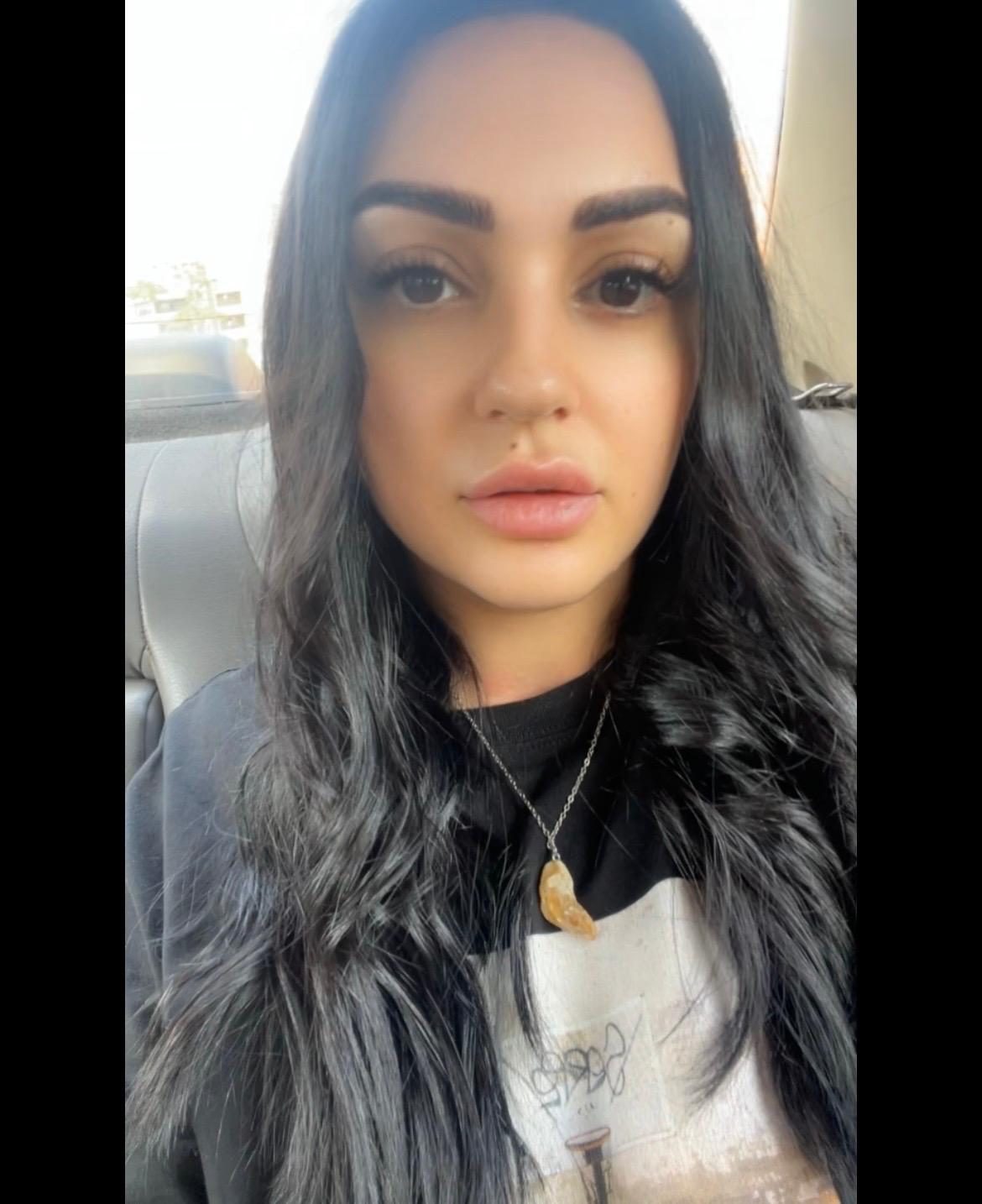 أنجلينا فارس تتحدى تهديدات محمود حجازي: لن تسكتني حملات التشويه عن حق “ضحية الاغتصاب”