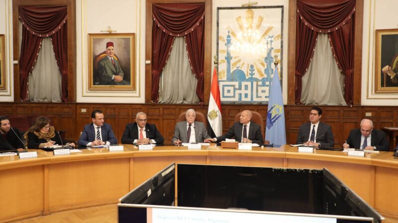 محافظ القاهرة يتابع تنفيذ مشروع تطوير منطقة القاهرة الخديوية