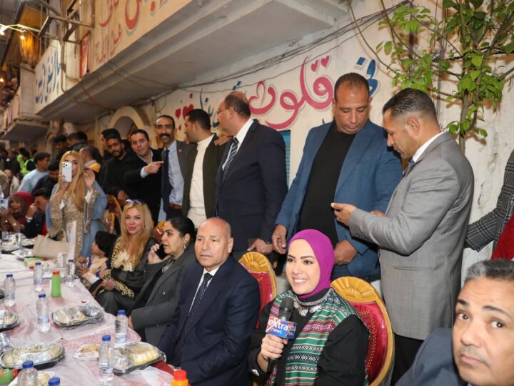 محافظ القاهرة يشارك في أكبر حفل إفطار جماعى شعبي في مصر بالمطرية