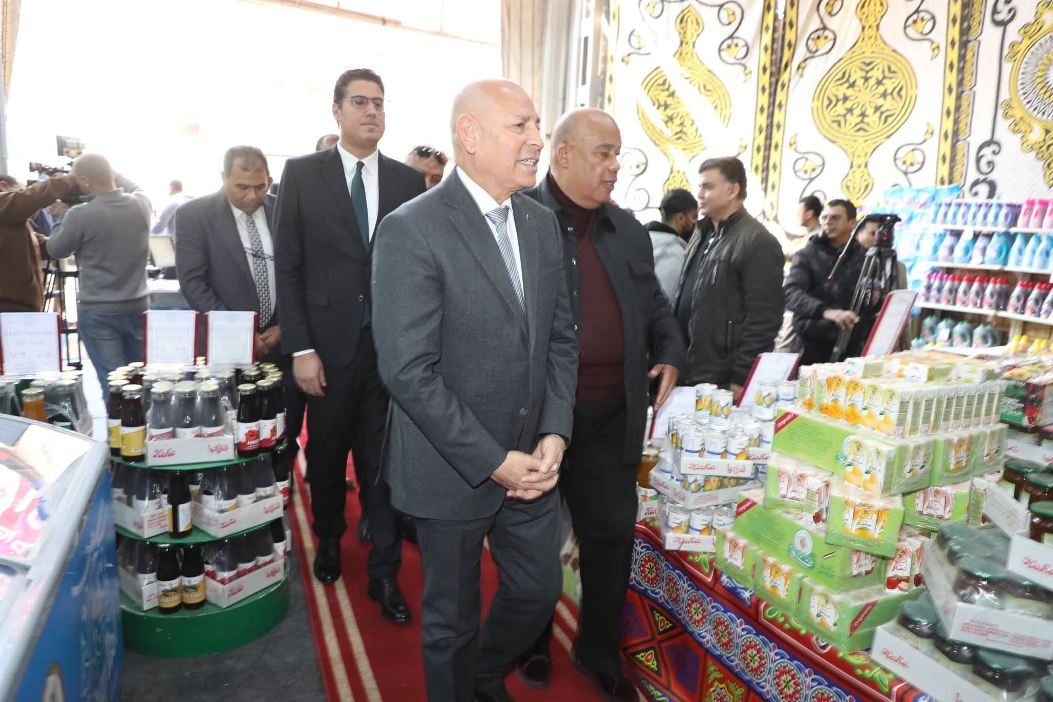 محافظ القاهرة يفتتح معرض ” أهلًا بالعيد ” بشارع السبتية