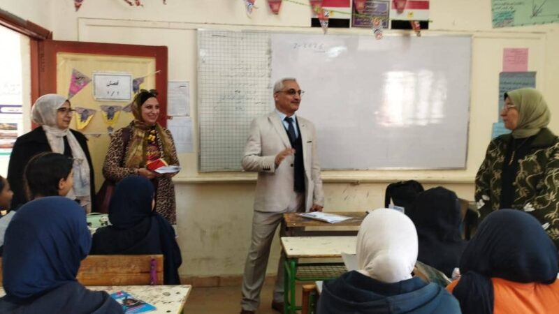 وكيل تعليم القاهرة في جولة ميدانية لمتابعة سير العملية الإمتحانية والانضباط المدرسي