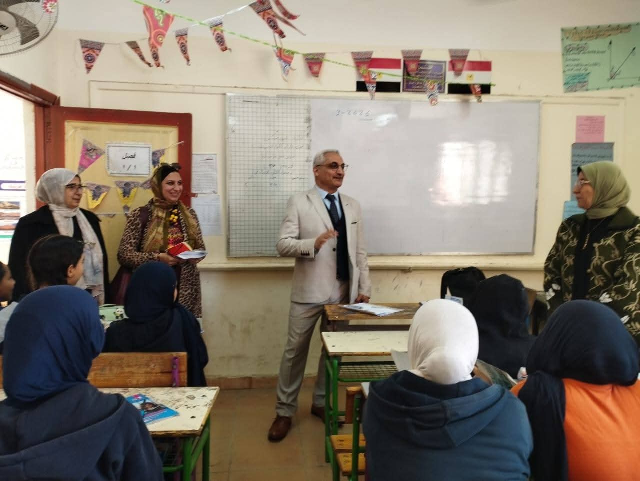 وكيل تعليم القاهرة في جولة ميدانية لمتابعة سير العملية الإمتحانية والانضباط المدرسي