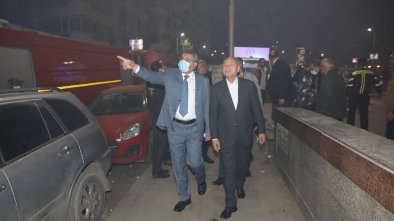 محافظ القاهرة يتفقد موقع حريق مصنع ومخزن للملابس  بشارع سرايا القبة حى الزيتون