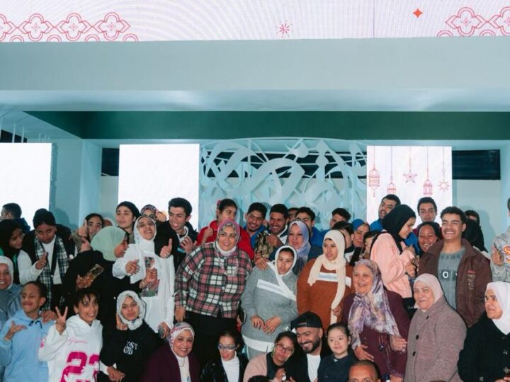 مؤسسة إي آند مصر تنظم حفل إفطار لإطلاق مبادرة “كل مكالمة بتعلمهم كلمة” بحضور النجم تامر حسني لدعم الأطفال  القادرون بإختلاف