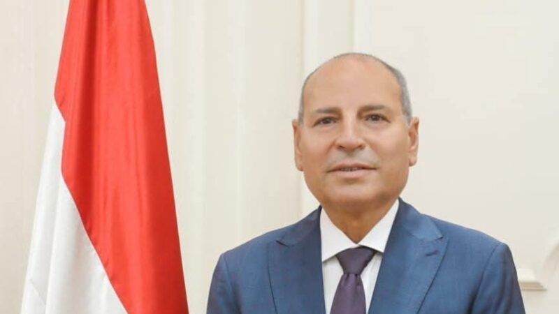 محافظ القاهرة يقدم التحية لأبطال القوات المسلحة والشرطة بمناسبة يوم الشهيد