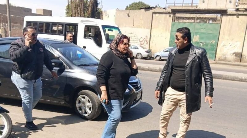 حملة مكبرة لرفع الإشغالات وإعادة الانضباط لشوارع حي الأميرية