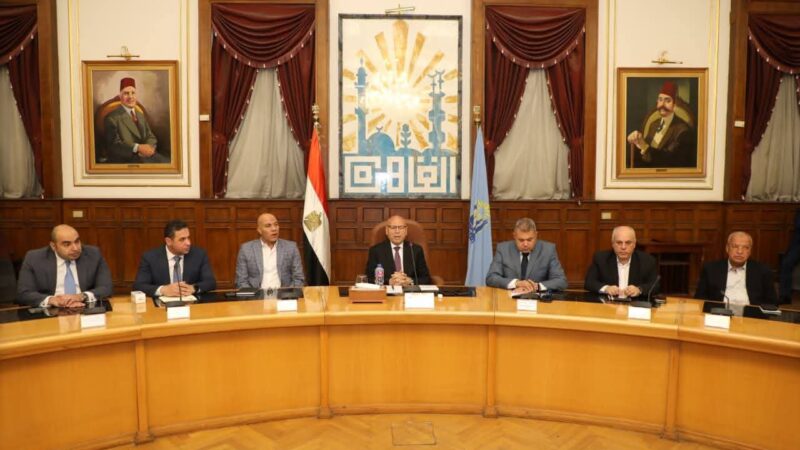 محافظ القاهرة يشهد تعاون لتحويل أرض موقف النقل العام بميدان الأميرية إلى سوق حضاري
