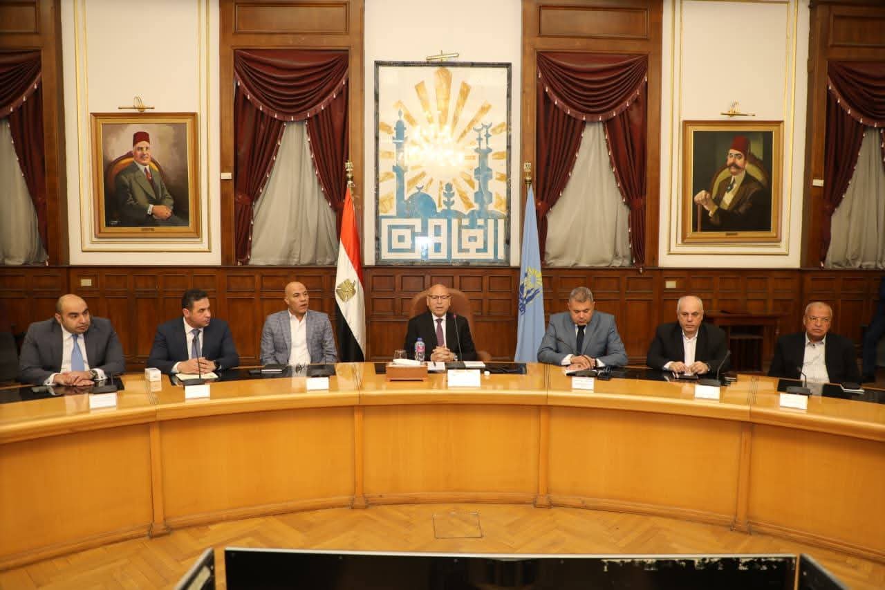 محافظ القاهرة يشهد تعاون لتحويل أرض موقف النقل العام بميدان الأميرية إلى سوق حضاري