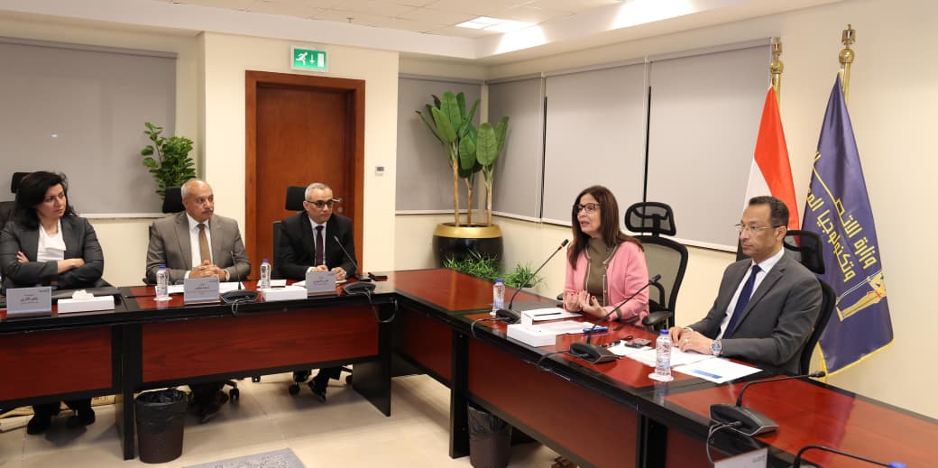 وزيرا الاتصالات والثقافة يبحثان مشروعات التعاون المشترك بين الوزارتين في مجال التحول الرقمي واستخدام الذكاء الاصطناعي في الترجمة الآلية للكتب وإنتاج الكتب الصوتية