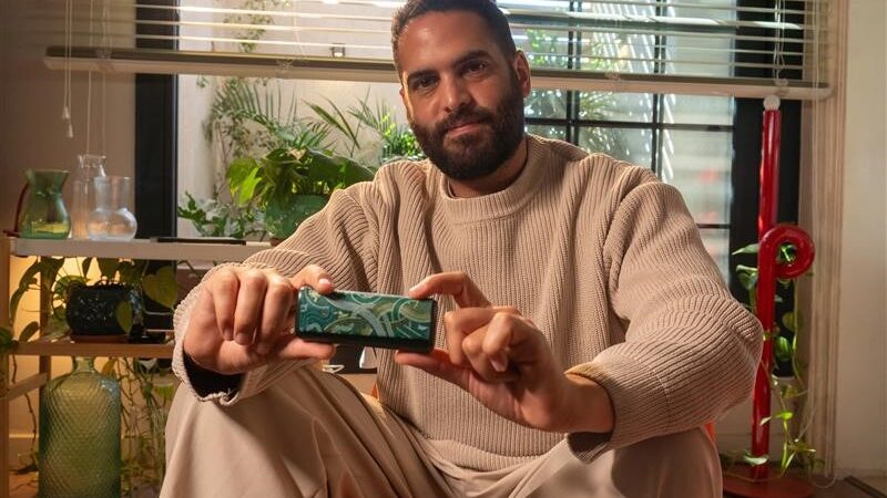 تتعاون IQOS مع الفنان المصري محمد طلايع لتقديم تجربة فنية مبتكرة