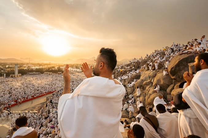 الحج 2026: فريضة تثقلها الفواتير.. بين جشع “المطوف” و”الطيران” وتعنت “وزارة الحج”