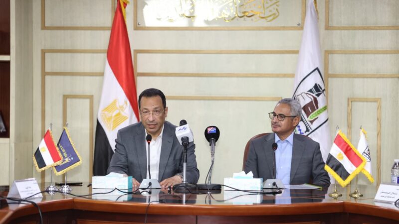 وزير الاتصالات يبحث مع محافظ بني سويف آليات تعزيز التعاون في مجالات التكنولوجية وتسريع وتيرة التحول الرقمي بالمحافظة