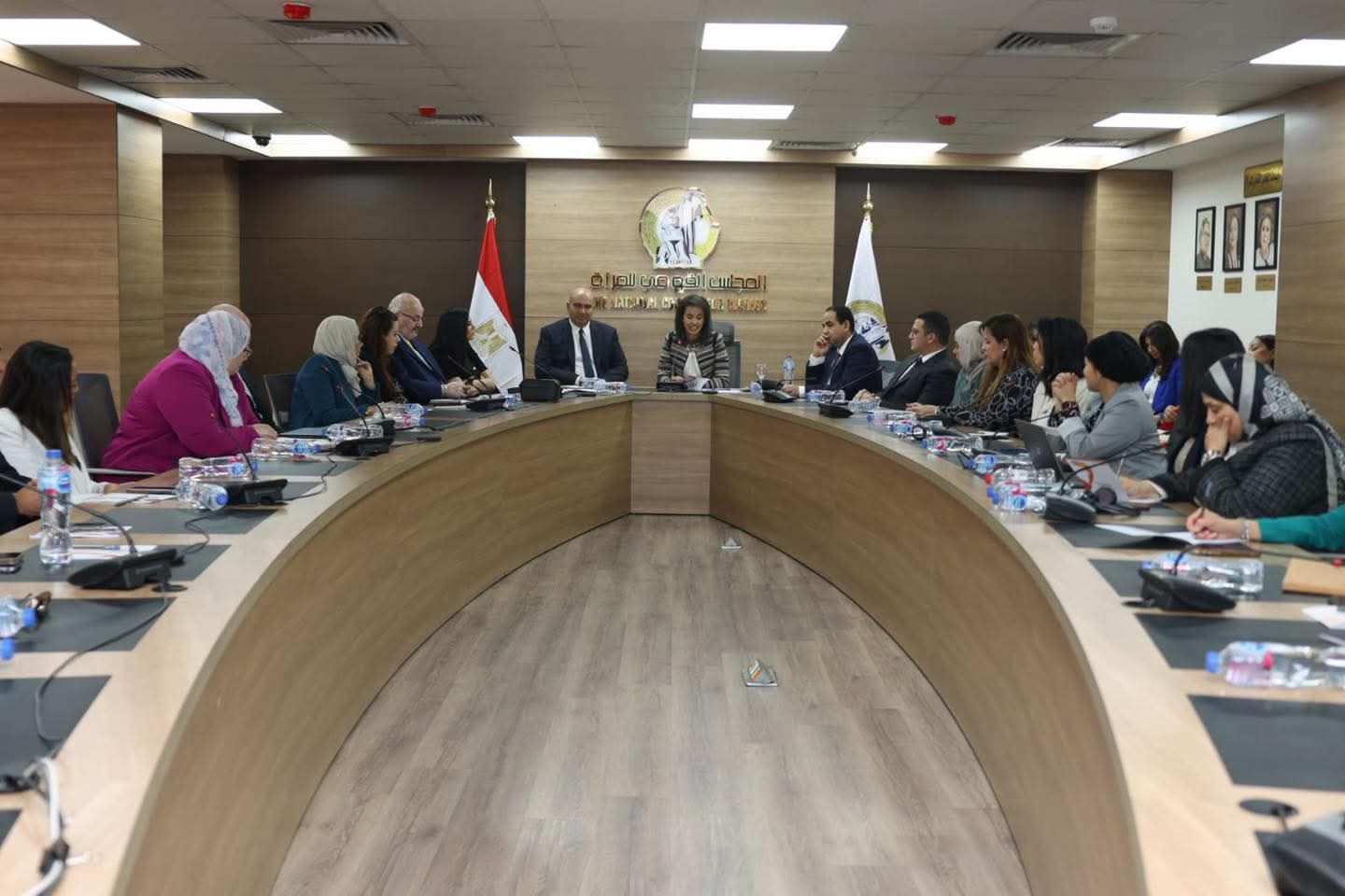 بالتعاون مع FDC Summit المجلس القومي للمرأة ينظم مائدة مستديرة تحت عنوان “مواجهة الانتهاكات الرقمية ضد المرأة: من السياسات إلى التنفيذ”