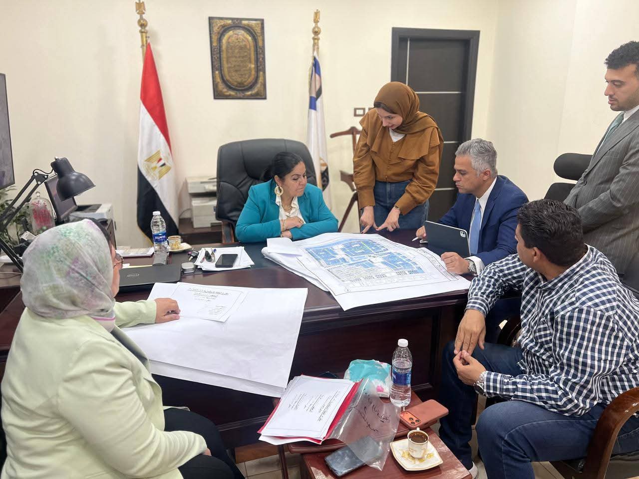 نائب محافظ القاهرة للمنطقة الشرقية تتابع اجتماع المجلس التنفيذي بحى شرق مدينة نصر