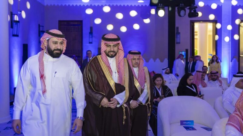 زوم تطلق مركز بيانات جديداً في المملكة العربية السعودية لدعم الذكاء الاصطناعي والتحول الرقمي