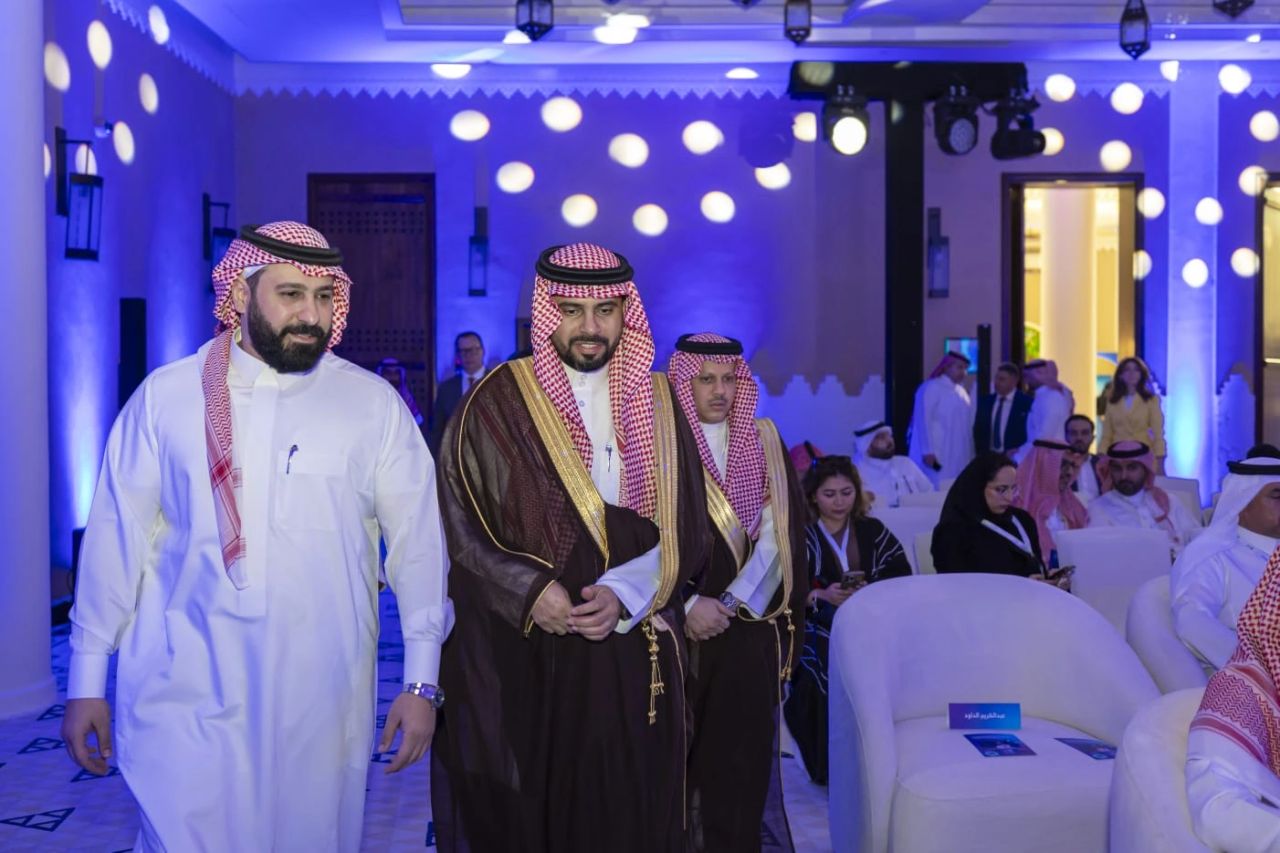 زوم تطلق مركز بيانات جديداً في المملكة العربية السعودية لدعم الذكاء الاصطناعي والتحول الرقمي