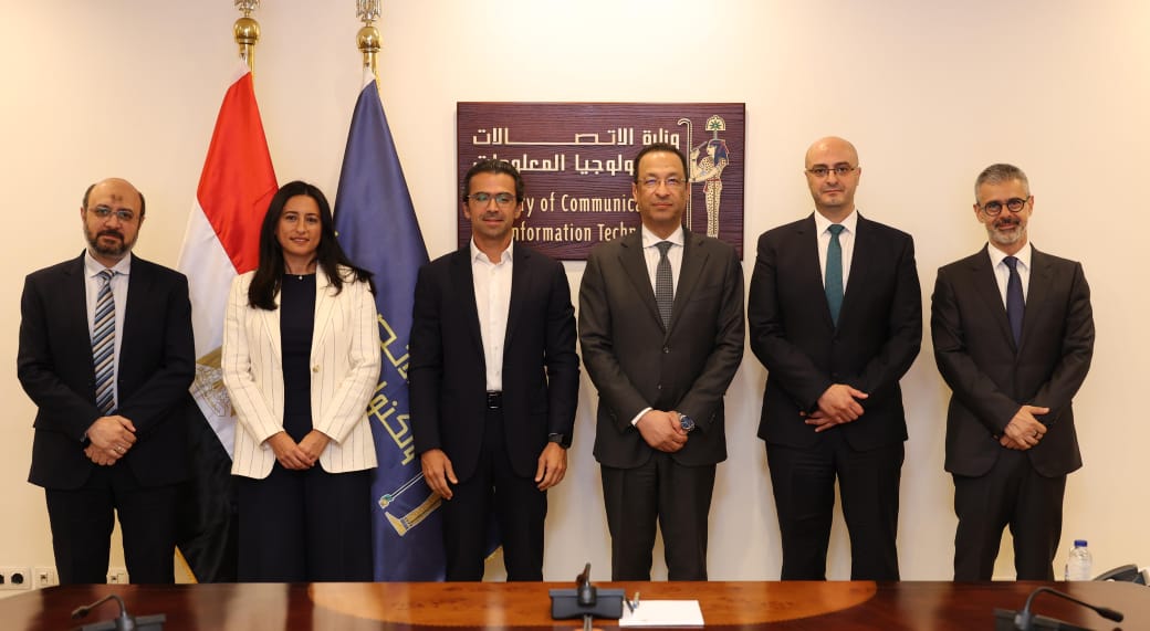 وزير الاتصالات يشهد مراسم منح شركة حسن علام للبنية الرقمية ولحلول مراكز البيانات ترخيصًا لإنشاء وتشغيل مراكز البيانات وتقديم خدمات الحوسبة السحابية