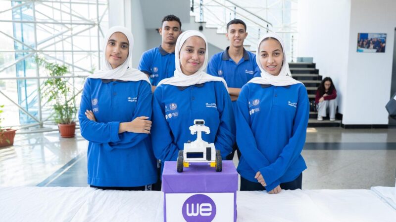الرئيس التنفيذي للمصرية للاتصالات يكرم أصحاب المشروعات المتميزة بمدارس WE للتكنولوجيا التطبيقية خلال الحفل الختامي للأنشطة الدراسية  “WE Shine”