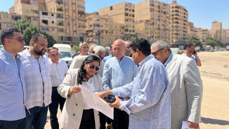 محافظ القاهرة يقرر نقل مسئولين لتقاعسهما وعدم القيام بالمهام المنوطة بهما