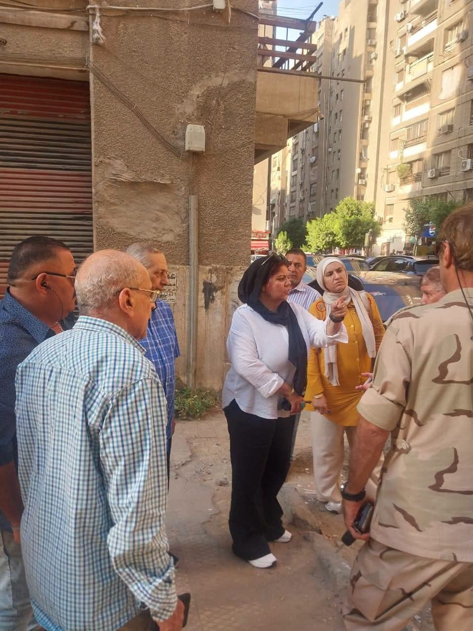 رئيس حي الأميرية تؤكد استمرار المتابعة الميدانية اليومية للوقوف على مستوى الخدمات