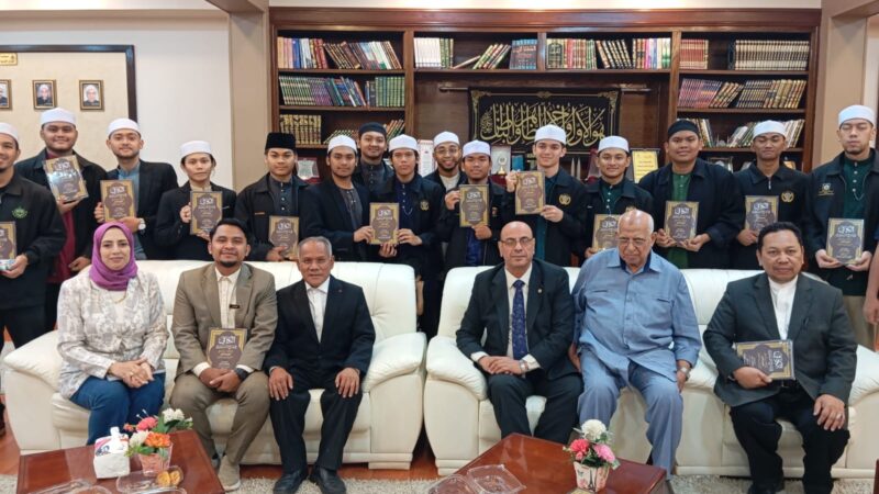 تعزيز التعاون الدولى وبناء الوعى.. كليه القرآن الكريم وهيئه الاستعلامات والملحقيه الإندونيسية تبحث آفاق الشراكه لدعم الطلاب الوافدين