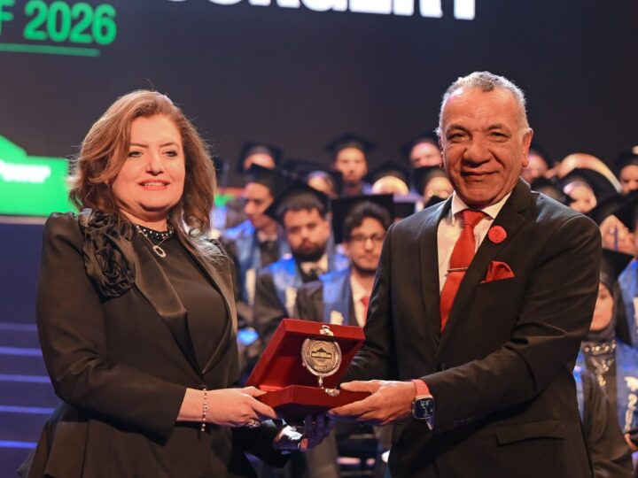 جامعة مصر للعلوم والتكنولوجيا تحتفل بتخريج الدفعة 25 من كلية طب وجراحة الفم والأسنان وسط أجواء مميزة