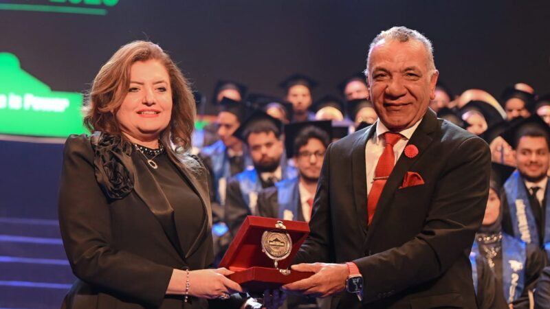 جامعة مصر للعلوم والتكنولوجيا تحتفل بتخريج الدفعة 25 من كلية طب وجراحة الفم والأسنان وسط أجواء مميزة