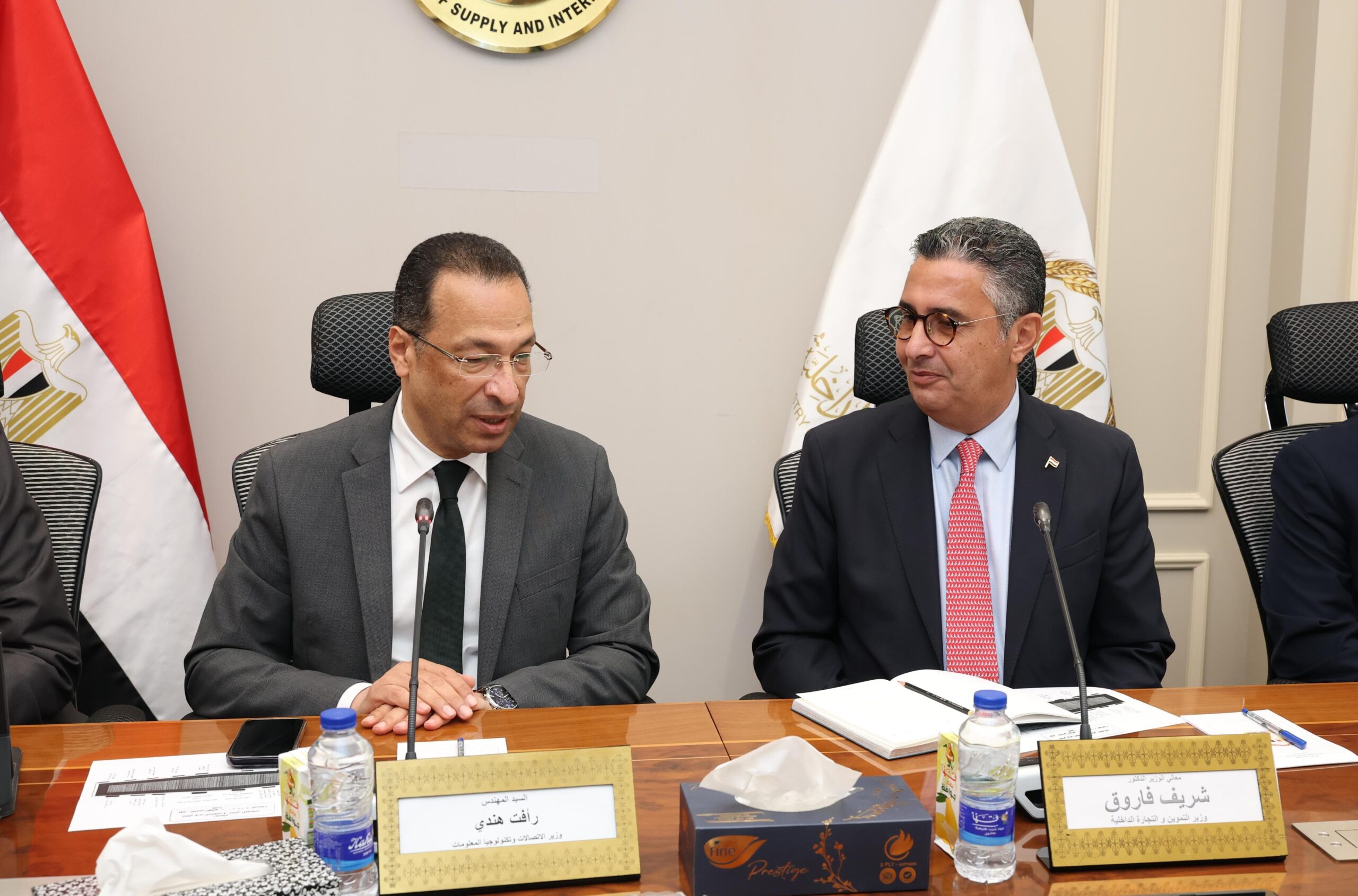 وزيرا التموين والاتصالات يعقدان اجتماعا لمتابعة منظومة كارت الخدمات الحكومية الموحد
