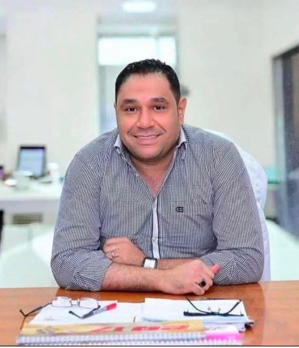 السيد خيرالله يكشف بالمستندات..  رئيس جامعة المنيا يحصل على 2 مليون و300 ألف جنيه مكافآت خلال عام.. وفرحات يرد