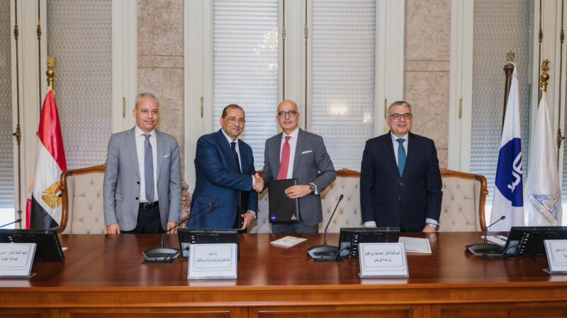 المصرية للاتصالات وجامعة عين شمس توقعان بروتوكول تعاون لتشغيل حل “WE SmartED” المدعوم بـ “منصة Digital SmartED”